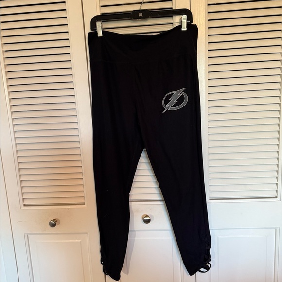 NHL Black  Tampa Lightning Bolt Leggings - Picture 1 of 3
